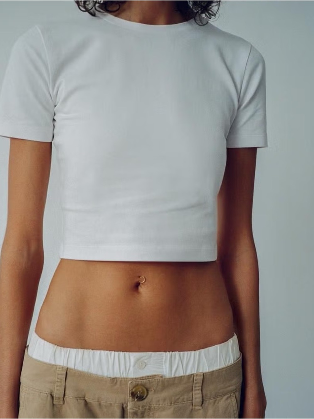 Zara - Classic White Short Sleeve Women’s Crop Top